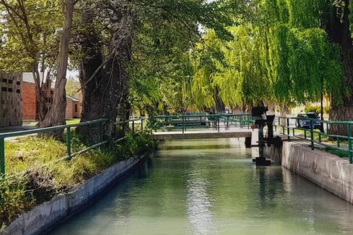 Dolavon y el viejo molino — Valle del Chubut, Patagonia